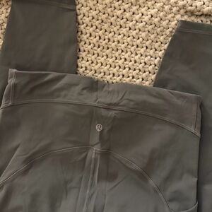 Lululemon High-Rise Leggings in light grey